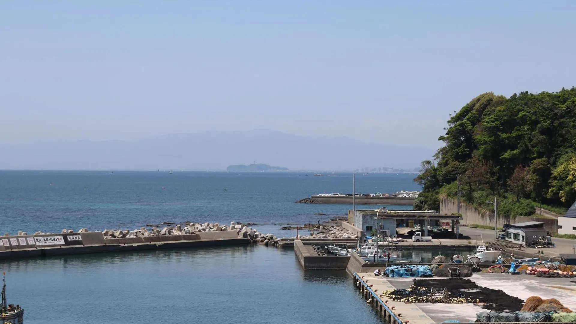 Ashina Bayside Villa Yokosuka 0*,